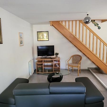 Appartement Meuble Duplex T3. ボーム・レ・ダム エクステリア 写真