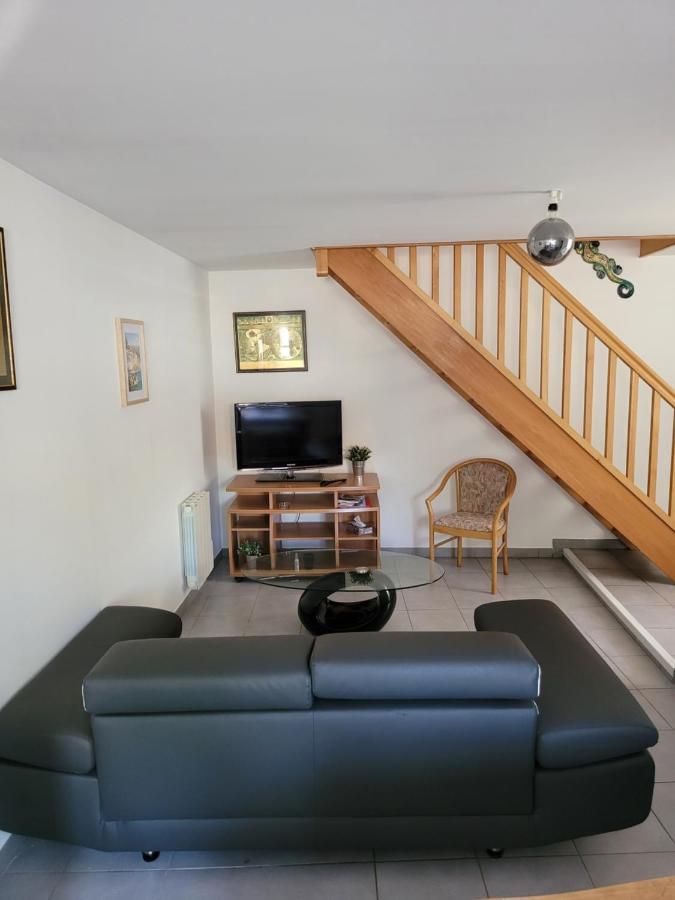 Appartement Meuble Duplex T3. ボーム・レ・ダム エクステリア 写真